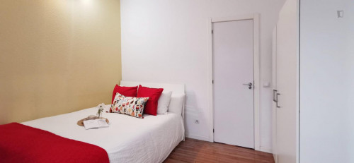 Comfortable double bedroom near Antón Martin metro station - Gallery - 6