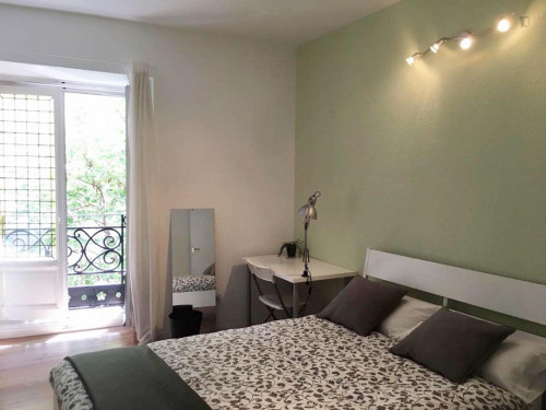 Comfortable Double Bedroom Near Antón Martin Metro Station - 2