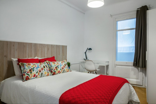  Very Nice Double Bedroom In El Camp De L'Arpa Del Clot  -  Very nice double bedroom in El Camp de l'Arpa del Clot  - Gallery -  1