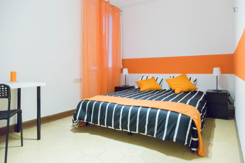  Alluring Double Bedroom Close To Universitat Metro Station  -  Alluring double bedroom close to Universitat metro station  - Gallery -  1