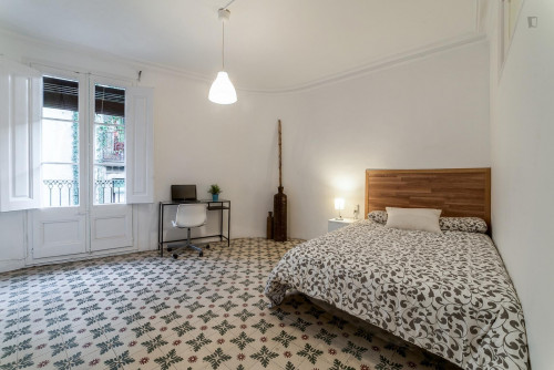  Bright Double Bedroom In L'Example  -  Bright double bedroom in L'Example  - Gallery -  2