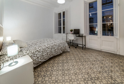  Luminous Double Bedroom In A 7-Bedroom Apartment  -  Luminous double bedroom in a 7-bedroom apartment  - Gallery -  1