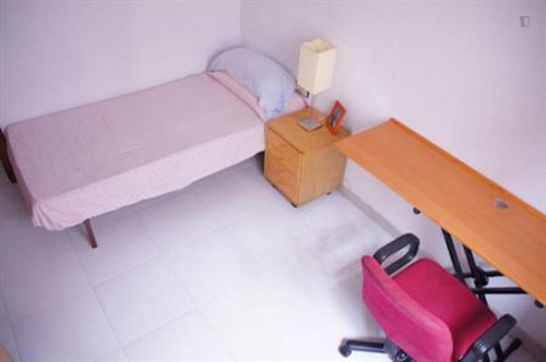  Practical Single Bedroom In A 5-Bedroom Flat, Near The Maragall Metro Station  -  Practical single bedroom in a 3-bedroom flat, near the Maragall metro station  - Gallery -  1