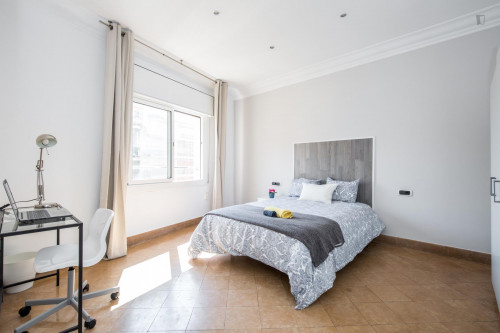  Tasteful Double Bedroom Near The El Clot-Aragó Train Station  -  Tasteful double bedroom near the El Clot-Aragó train station  - Gallery -  2