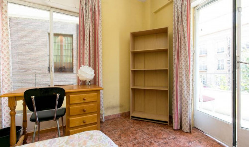 Pleasant Single Bedroom Not Far From Parque García Lorca - 2