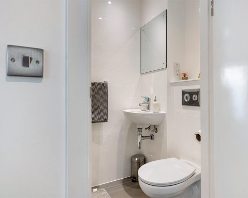 Silver En-Suite  -  27 Magdalen Street  - Gallery -  2