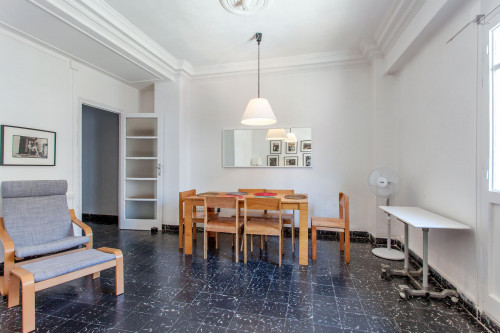  Economic 3-Bedroom Apartment Near Alicante Train Station  -  Economic 3-bedroom apartment near Alicante train station  - Gallery -  1