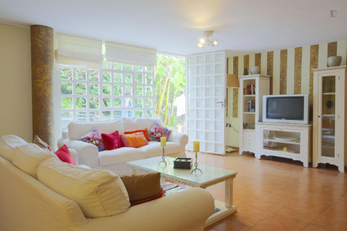  Nice Studio In A Big Property With A Separate Entrance, Private Terrace, And Access To The Pool  -  Marvelous studio with a private pool in Dos Hermanas  - Gallery -  2