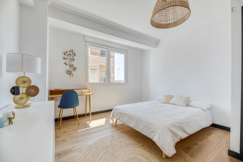 Modern double bedroom in a Luxury Apartment to Rent, Valencia, Spain