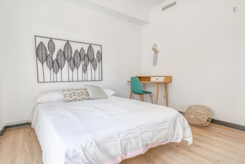Room 3. Modern Double Bedroom In A Luxury Apartment To Rent, Valencia, Spain - 2
