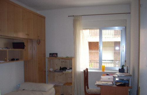 Fair And Cosy Single Bedroom In A 3-Bedroom Flat, In The Heart Of Salamanca - 1