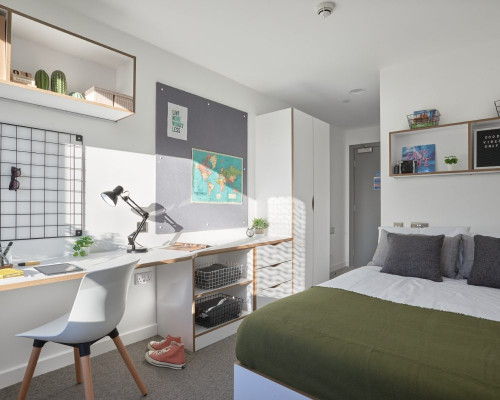  Silver En-Suite  -  41 Castle Street  - Gallery -  8