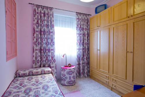  Single Bedroom In A Typical 4-Bedroom House, In Macarena  -  Single bedroom in a typical 4-bedroom house, in Macarena  - Gallery -  1