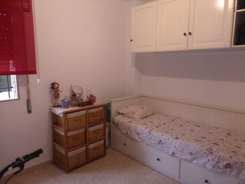  Single Bedroom For Female Tenants In A 4-Bedroom Apartment In Parque Azahara  -  Single bedroom for female tenants in a 4-bedroom apartment in Parque Azahara  - Gallery -  2