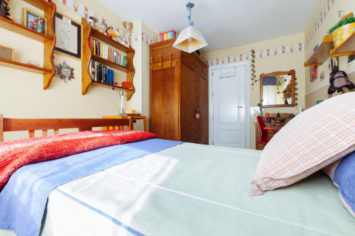 Single Room With Brekfast Included And Restricted Use Of The Kitchen, Near Universidad De Granada -  - 1