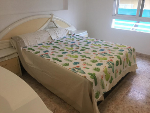 3-Bedroom Apartment In Downtown Cabanyal Close To Valencia Beach Las Arenas  -  3-bedroom apartment with weekly cleaning close to beach Valencia Cabanyal  - Gallery -  2