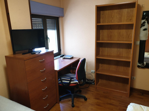 Enjoyable single bedroom near Facultad de Geografía e Historia - Gallery - 12