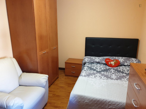 Enjoyable single bedroom near Facultad de Geografía e Historia - Gallery - 11