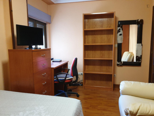 Enjoyable single bedroom near Facultad de Geografía e Historia - Gallery - 16