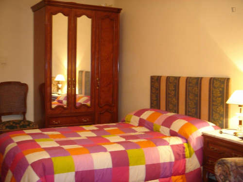  Comfy Double Bedroom Next To The Faculty Of Economics And Business  -  Comfy double bedroom next to the Faculty of Economics and Business  - Gallery -  1