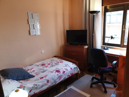 Welcoming double bedroom in Barrio del Oeste - Gallery - 2