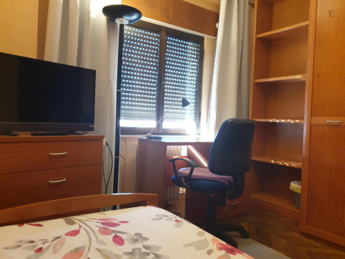 Welcoming double bedroom in Barrio del Oeste - Gallery - 6