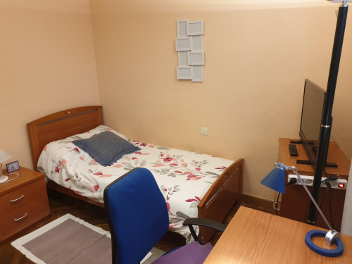 Welcoming double bedroom in Barrio del Oeste - Gallery - 5