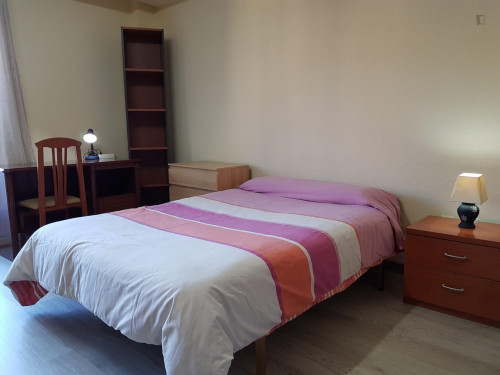 Stunning Double Bedroom With Private Balcony In Barrio Del Oeste - 1