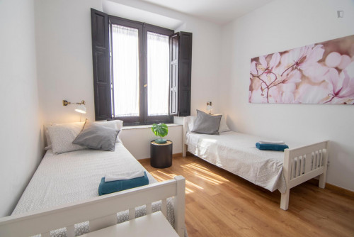  Charming 3-Bedroom Apartment Near Iglesia San Antón  -  Charming 3-bedroom apartment near Iglesia San Antón  - Gallery -  1