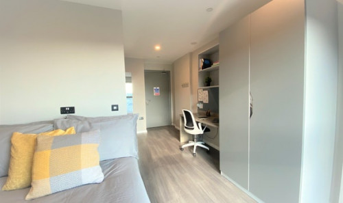  En-Suite Silver  -  Little Patrick Street  - Gallery -  1