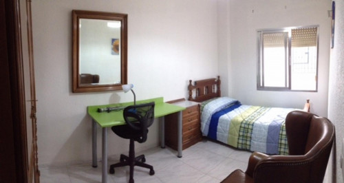  Single Bedroom In A 4-Bedroom Apartment Near Puerta De Almodóvar  -  Single bedroom in a 4-bedroom apartment near Puerta de Almodóvar  - Gallery -  1