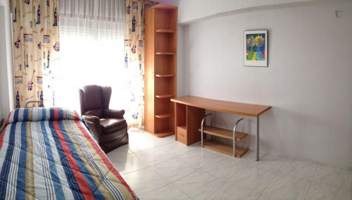  Single Bedroom In A 4-Bedroom Apartment Near Puerta De Almodóvar  -  Single bedroom in a 4-bedroom apartment near Puerta de Almodóvar  - Gallery -  1