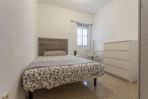 Relaxing Single Bedroom In Residential Sant Antoni - 1