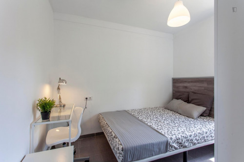 Beautiful Double Bedroom Close To Instituto De Biomecánica De Valencia - 1