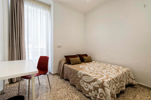 Beautiful Double Bedroom In A 3-Bedroom Apartment - 2