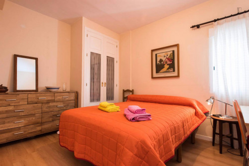  Double Bedroom In A Nice 4-Bedroom Flat, Near Plaza De Antonio Martelo  -  Double bedroom in a nice 4-bedroom flat, near Plaza de Antonio Martelo  - Gallery -  2