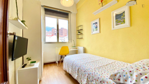 Charming single bedroom in a 5-bedroom apartment - Gallery - 5