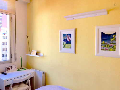 Charming Single Bedroom In A 5-Bedroom Apartment - 2