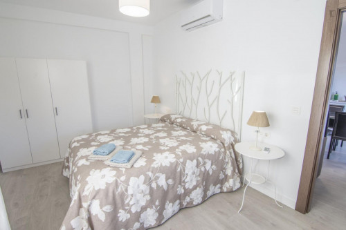  Modern 2-Bedroom Apartment Near Catedral De Granada  -  Modern 2-bedroom apartment near Catedral de Granada  - Gallery -  2