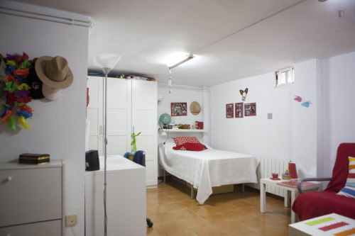 Wide Twin Bedroom In A Great House, In Mairena Del Aljarafe - 2