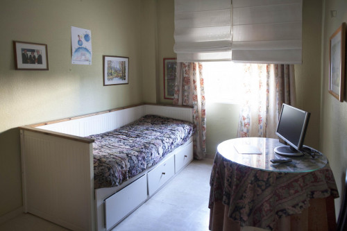Comfy Single Bedroom With Half Bathroom In A House With Swimming Pool Near Sanlúcar La Mayor - 1