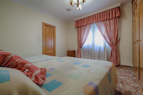 Comfortable Twin Bedroom In The Cenes De La Vega Municipality - 1