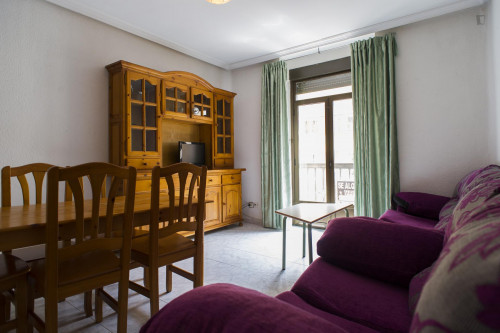 4-Bedroom Apartment In Proximity To Facultad De Derecho - 1