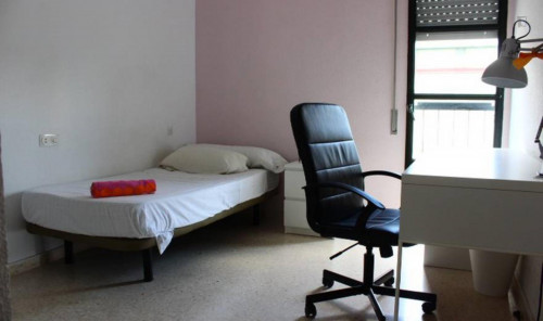Sunny Room Shared Students Flat In Triana - 1