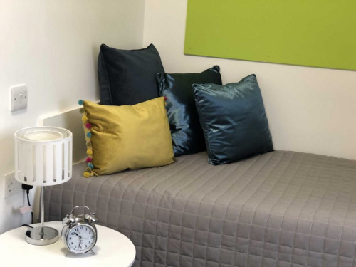  Classic En-Suite  -  Tudor Studios  - Gallery -  2