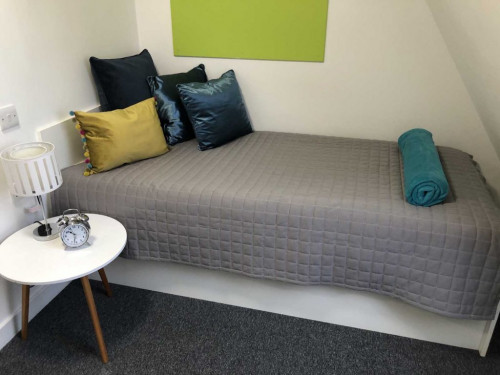  Classic En-Suite  -  Tudor Studios  - Gallery -  1