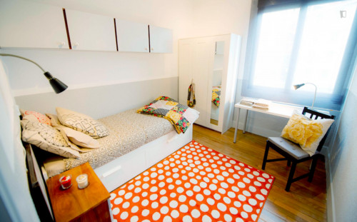 Comfy Twin Bedroom In A Quiet 3-Bedroom Flat, Close To University Of Deusto - 2
