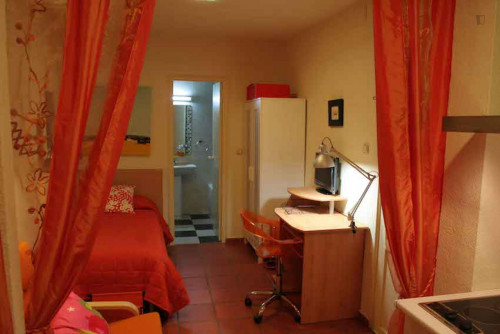 Sublime Studio Flat Near The Faculdad De Derecho Of The Univerisdad De Granada - 2