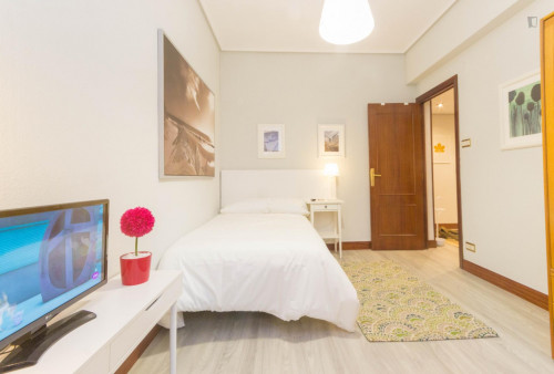  Cozy Single Bedroom In A 7-Bedroom Apartment Near Latorre General Plaza  -  Cozy single bedroom in a 7-bedroom apartment near Latorre General Plaza  - Gallery -  2