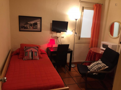 Neat Studio Flat Next Near Facultad De Derecho - 1